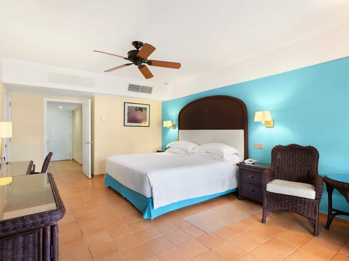 Barcelo Bavaro Beach (Adults Only) Πούντα Κάνα Εξωτερικό φωτογραφία A bedroom at the Iberostar Grand Hotel Bávaro